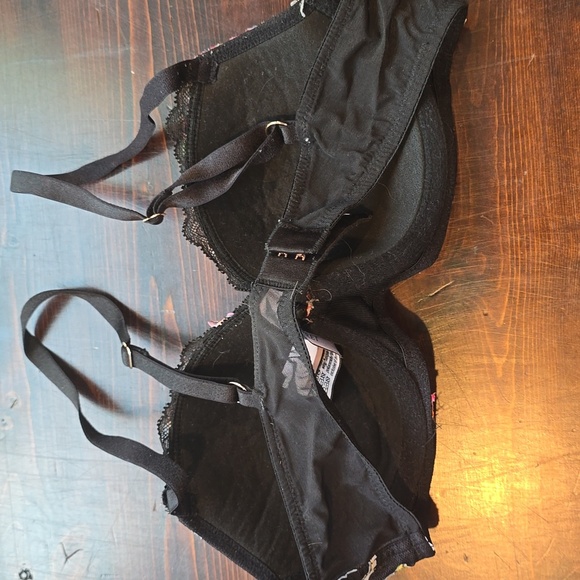 Victoria's Secret Black Floral Embroidered Push-Up Bra 34B - Picture 3 of 3